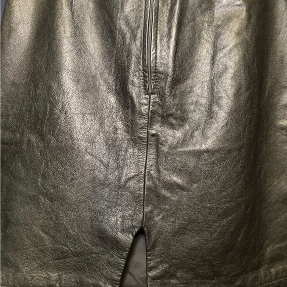 Black leather skirt - Picture 8 of 10